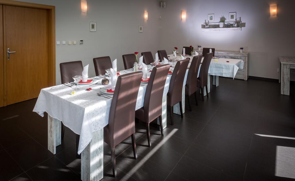 Sareza Hotel Ostrava Luaran gambar